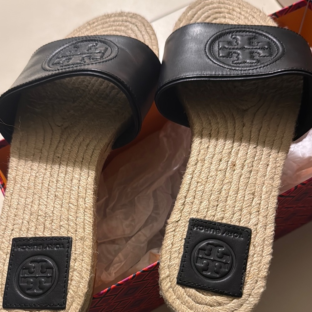 Tory Burch sandal new